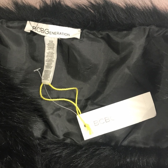 BCBGeneration Faux Fur Wrap Scarf NWT - Picture 3 of 5